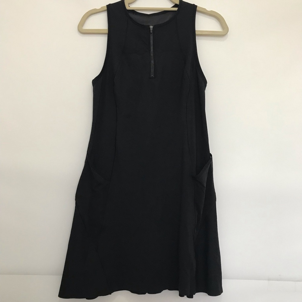 Athleta Black Sleeveless Fit & Flare Athletic Dress Size M